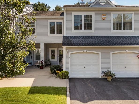 203 Windward Court N, Port Jefferson NY 11777