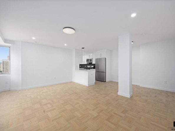 477 FDR Drive M1602, New York (Manhattan) NY 10002