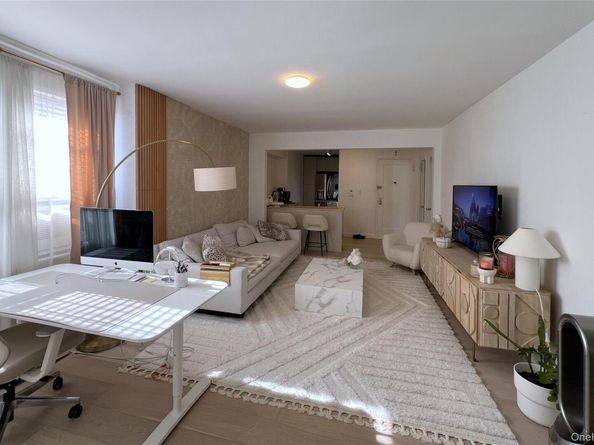 6361 Yellowstone Boulevard 5A, Forest Hills NY 11375