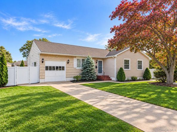 1523 2nd Street, West Babylon NY 11704