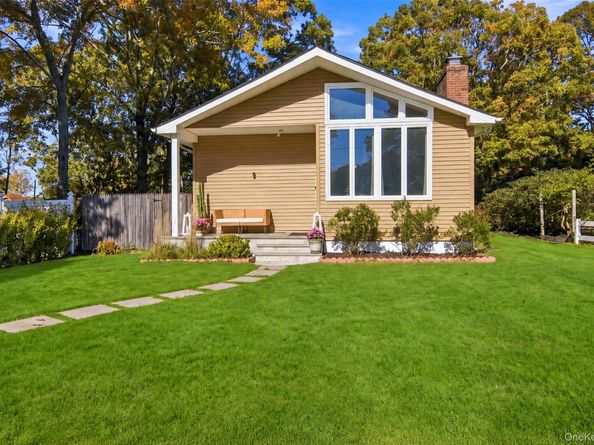 237 Carleton Drive E, Shirley NY 11967