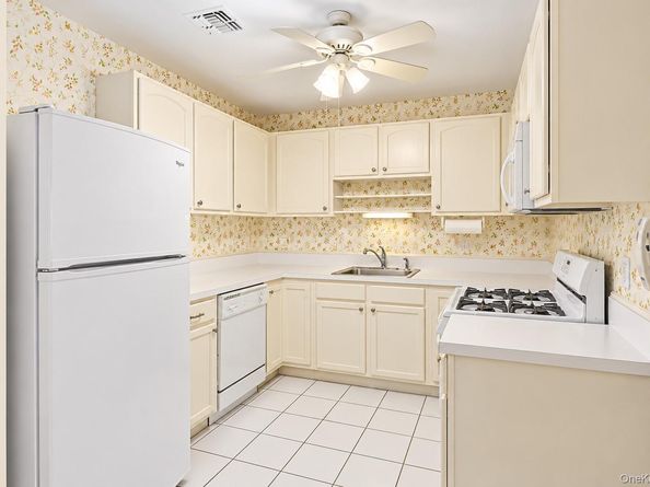 1149 Savoy Drive, Melville NY 11747