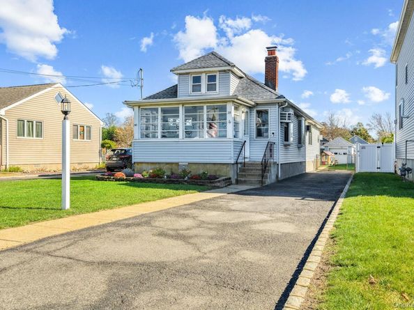 29 Riverdale Avenue, Massapequa NY 11758