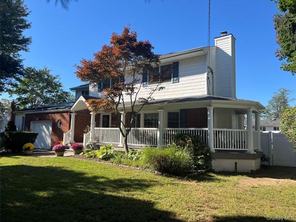 22 Emerson Avenue, North Babylon NY 11703