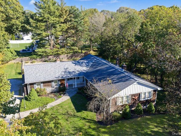 9 Great Oak Road, Saint James NY 11780