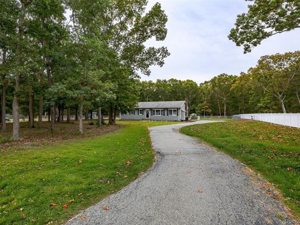 154 E Woodside Avenue, Patchogue NY 11772