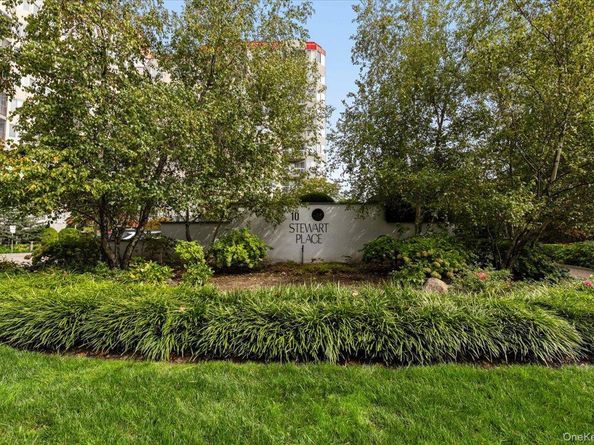10 Stewart Place 7FW, White Plains NY 10603