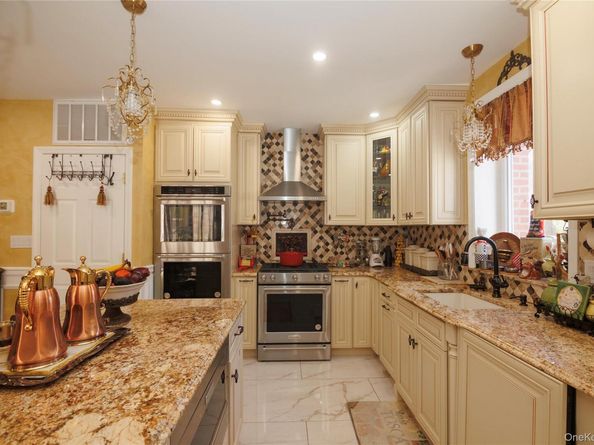 1715 Hering Avenue, Bronx NY 10461