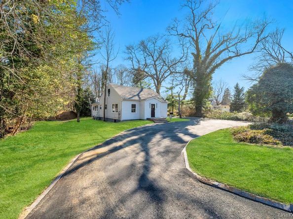 624 Townline Road, Hauppauge NY 11788