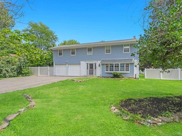 5 Fowler Lane, Mount Sinai NY 11766