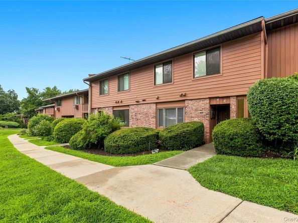 47 Coachlight Square, Montrose NY 10548