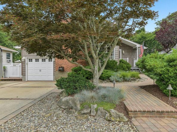 3745 Locust Avenue, Seaford NY 11783