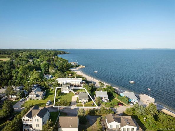 18 Beach, Laurel NY 11948