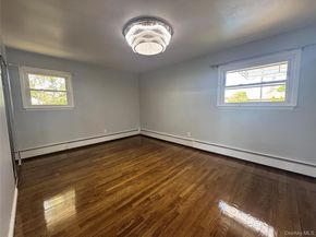14 Hilton Court, Hicksville NY 11801