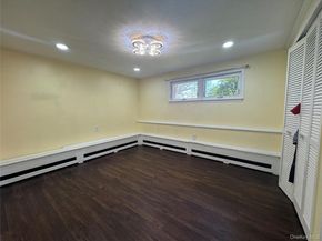 14 Hilton Court, Hicksville NY 11801