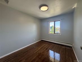 14 Hilton Court, Hicksville NY 11801