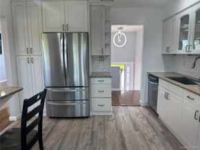 14 Hilton Court, Hicksville NY 11801