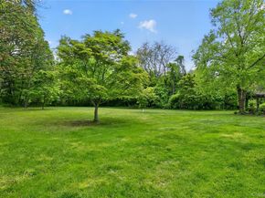 1 Springwood Path, Laurel Hollow NY 11791