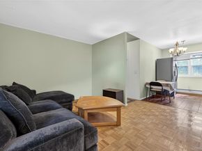 1 Springwood Path, Laurel Hollow NY 11791