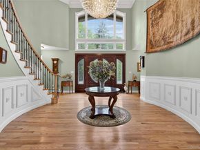 1 Springwood Path, Laurel Hollow NY 11791