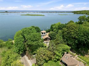 195 Shore Road, Mount Sinai NY 11766
