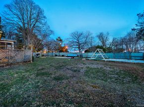 320 S Bayview Avenue, Freeport NY 11520