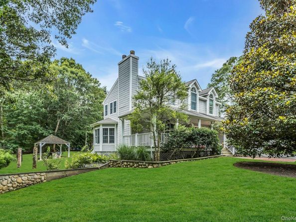 104 B Squiretown Road, Hampton Bays NY 11946