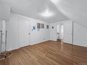 38 Leslie Lane, New Hyde Park NY 11040