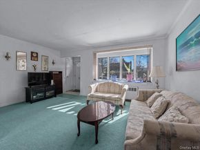 38 Leslie Lane, New Hyde Park NY 11040