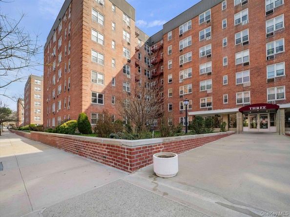 3 Sadore Ln 4P, Yonkers NY 10710