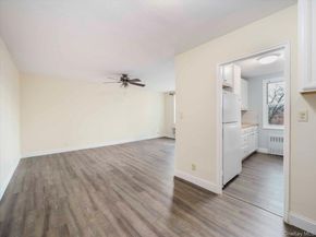 3 Sadore Ln 4P, Yonkers NY 10710