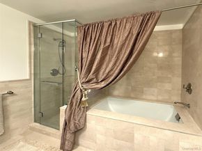 10 City Place 16E, White Plains NY 10601