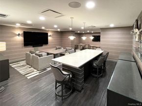 10 City Place 16E, White Plains NY 10601