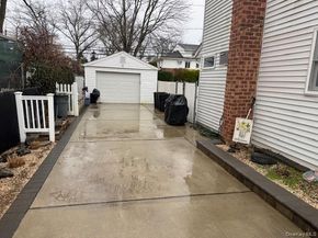 3914 Maplewood Drive, Seaford NY 11783