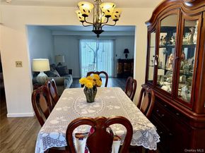 9 Willow Ct 9, Selden NY 11784