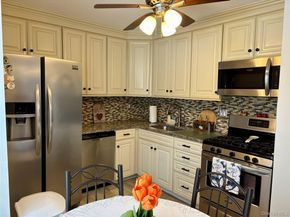 9 Willow Ct 9, Selden NY 11784