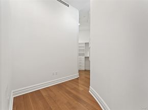 2 Weaver Street 12, Scarsdale NY 10583