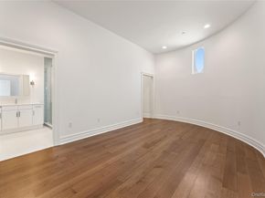 2 Weaver Street 12, Scarsdale NY 10583