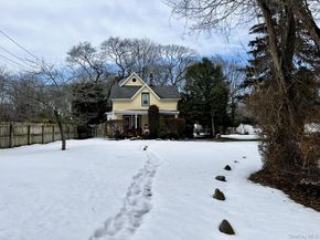 7 Gerhardy Court, East Islip NY 11730