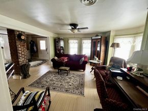 7 Gerhardy Court, East Islip NY 11730