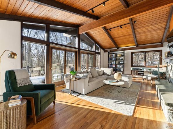 4 McGuire Lane, Croton-on-Hudson NY 10567