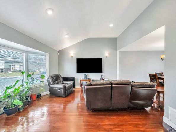3263 Milburn Avenue, Baldwin NY 11510