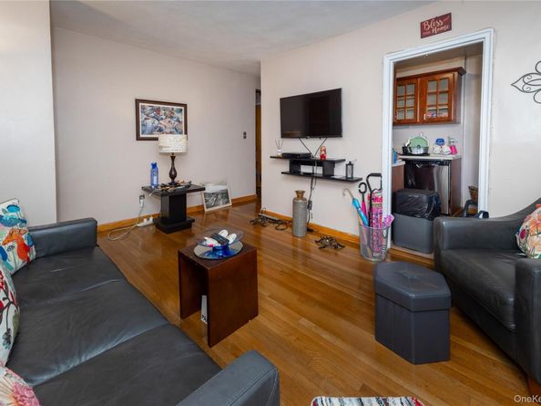 136-59 Jewel Avenue A, Flushing NY 11367