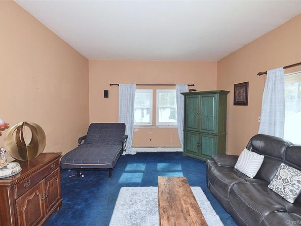 338 Pond Path, East Setauket NY 11733