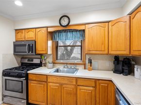 88 Evans Avenue, Albertson NY 11507