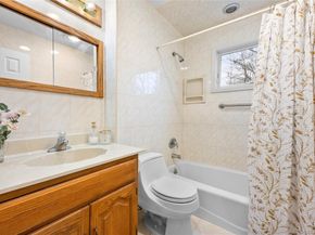 88 Evans Avenue, Albertson NY 11507