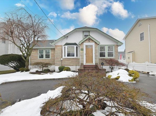 2016 Abbot Avenue, Merrick NY 11566