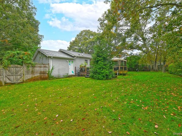 87 9th Avenue, Holtsville NY 11742