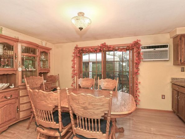 87 9th Avenue, Holtsville NY 11742