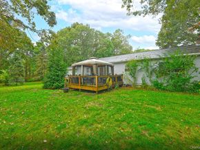 87 9th Avenue, Holtsville NY 11742